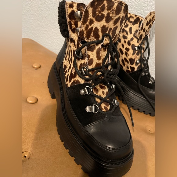 Vince Camuto Mertami Combat Lace Up Boot Black Brown Leopard Leather Cow Fur 6.5 - Picture 7 of 14